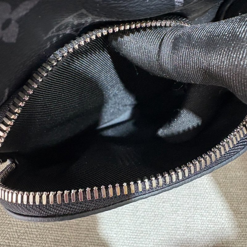 Louis Vuitton 黑花單肩包-9