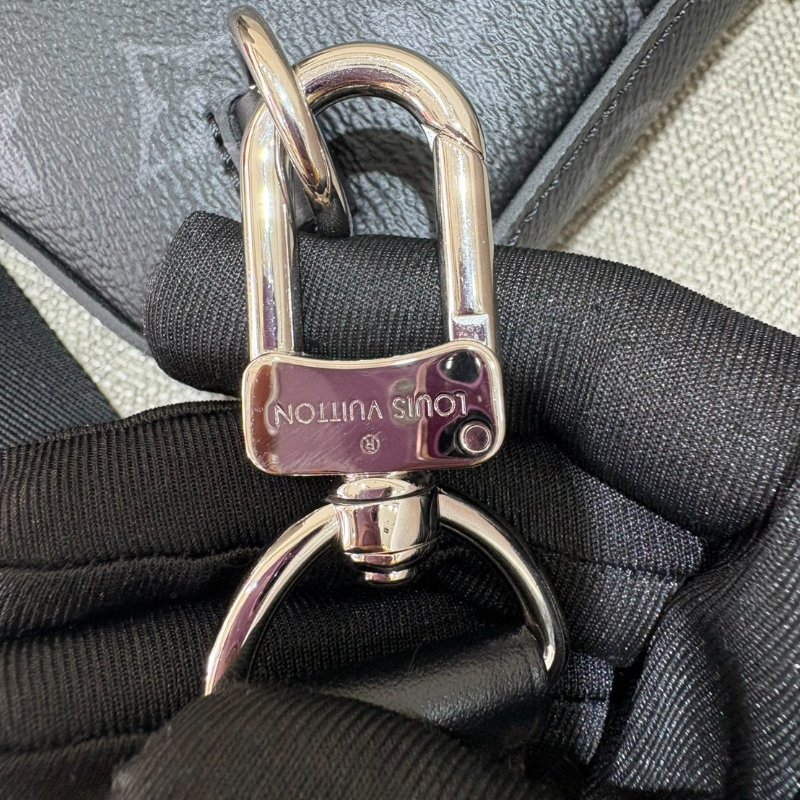 Louis Vuitton 黑花單肩包-12