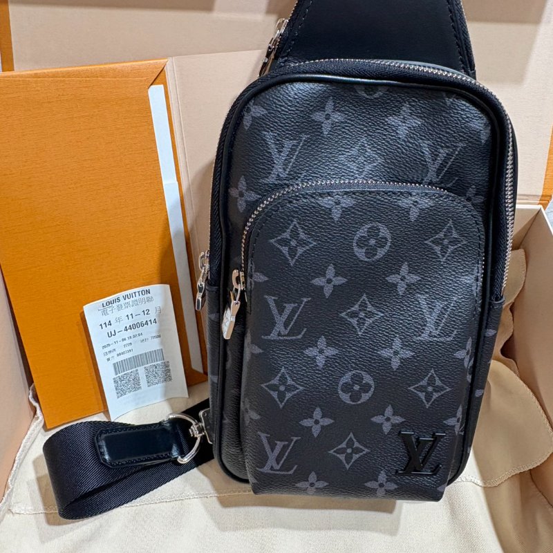 Louis Vuitton 黑花單肩包-0