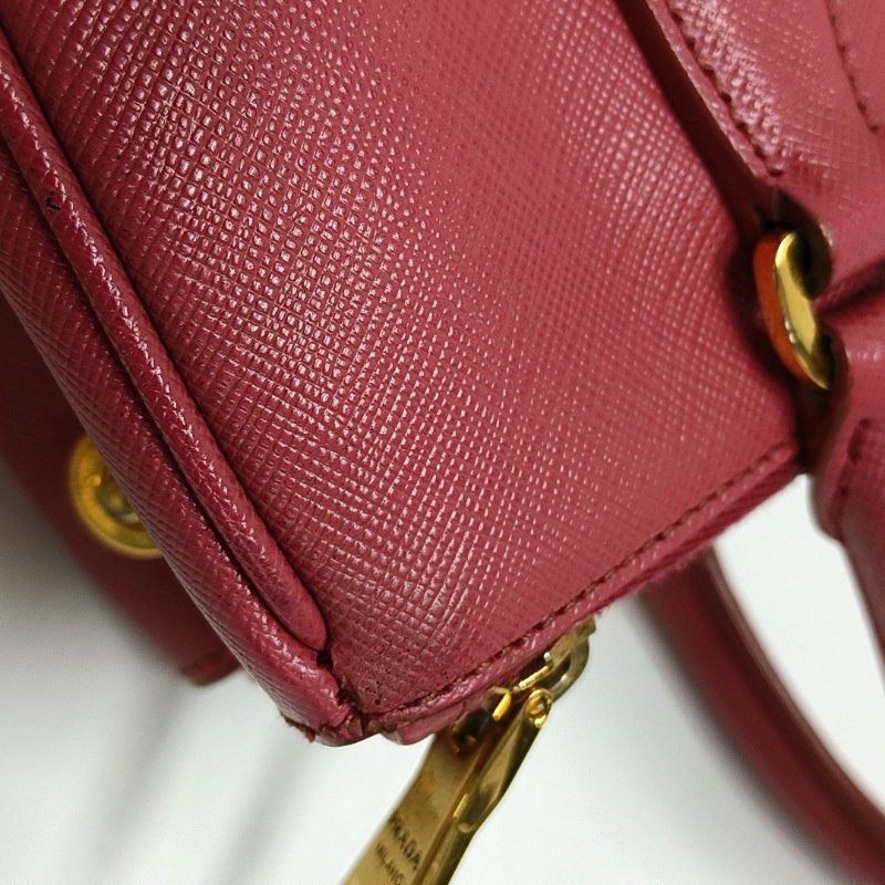 PRADA Galleria中號粉紅色牛皮徽標十字紋殺手包手提包金色五金-9
