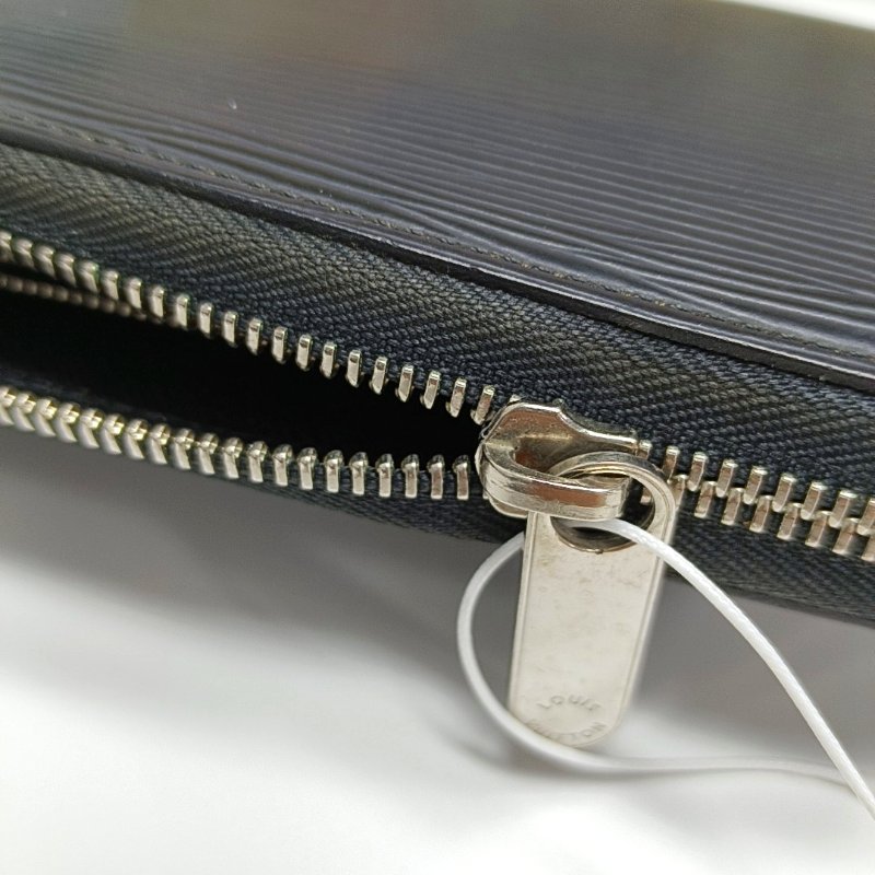 LOUIS VUITTON黑色EPI牛皮水波紋錢包銀色五金-15
