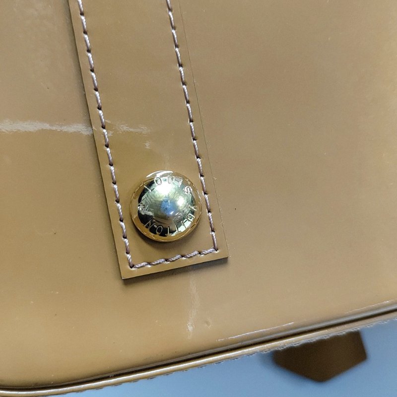 LOUIS VUITTON ALMA小號黃色漆皮老花壓紋貝殼包手提包金色五金-14