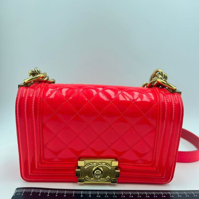 香奈兒 Le Boy 小型紅色漆皮單肩包-6