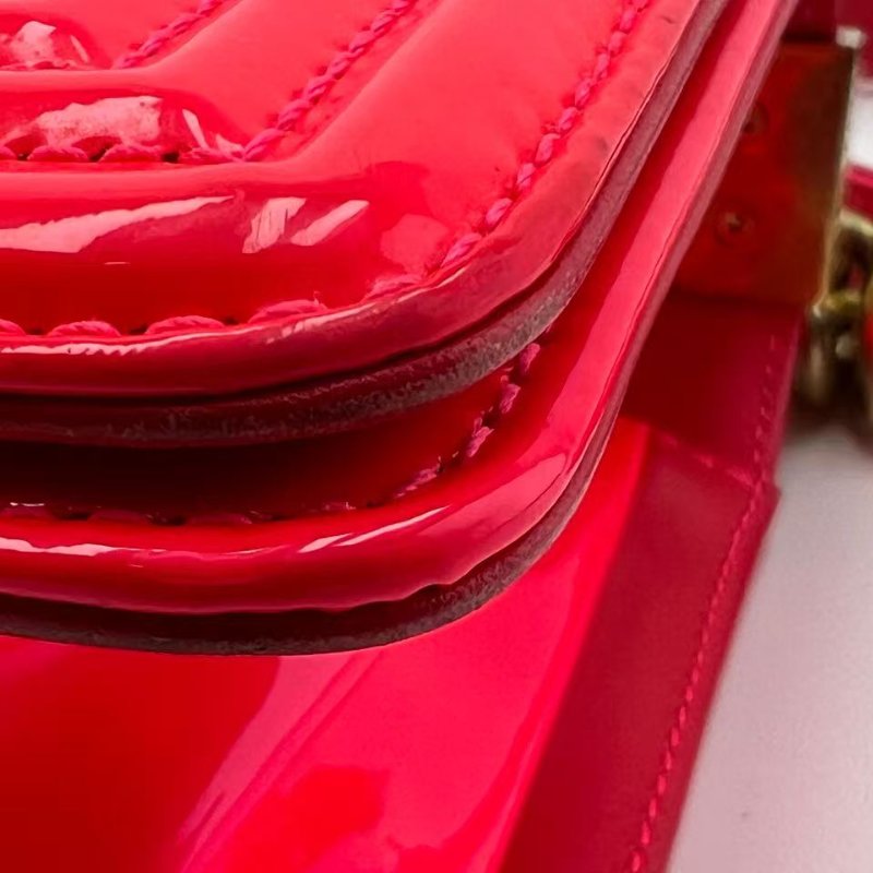 香奈兒 Le Boy 小型紅色漆皮單肩包-11