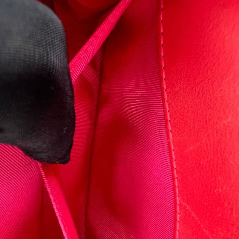 香奈兒 Le Boy 小型紅色漆皮單肩包-13