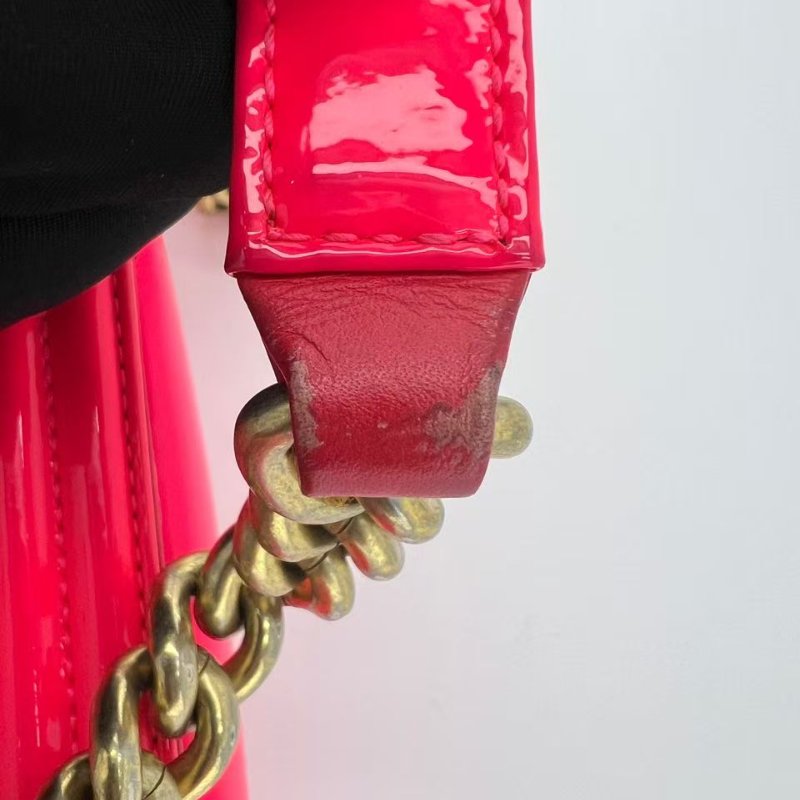 香奈兒 Le Boy 小型紅色漆皮單肩包-25