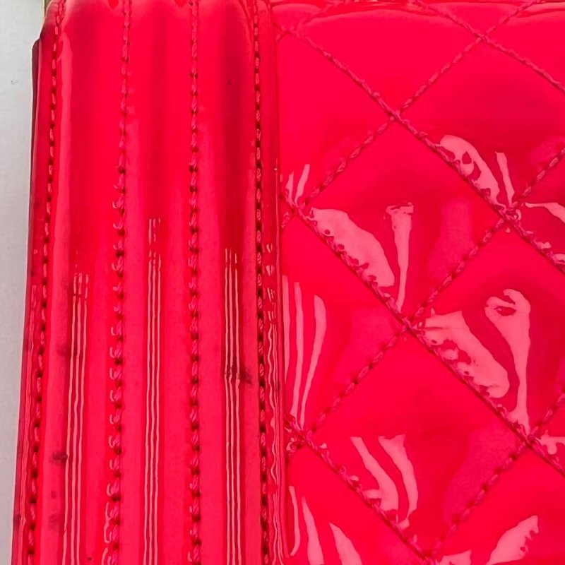 香奈兒 Le Boy 小型紅色漆皮單肩包-29