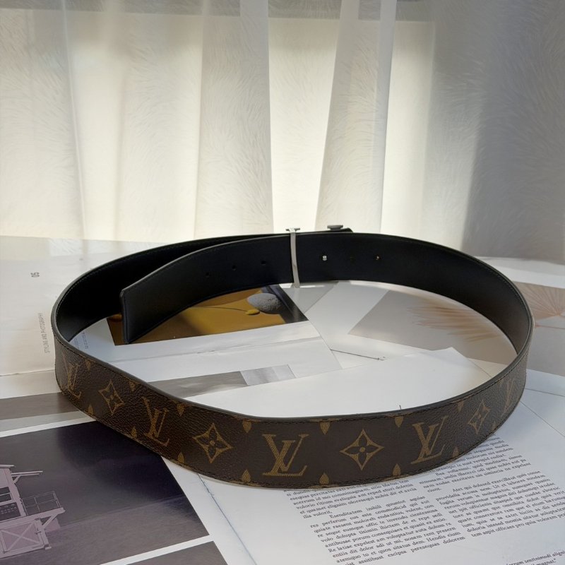 LOUIS VUITTON 銀釦老花腰帶 100-2