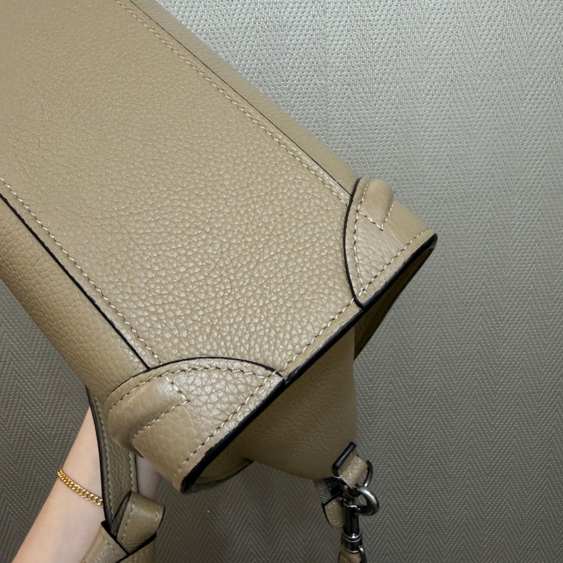 Celine 沙色牛皮霧銀釦Luggage nano手提斜背包-8