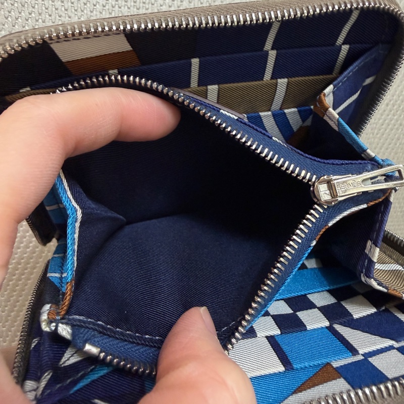 Hermes 大象灰Epsom皮銀釦Silk in拉鏈零錢短夾-13