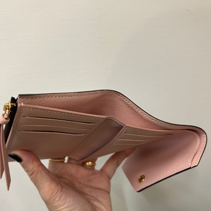 LV 原花粉釦victorine 三折短夾-5