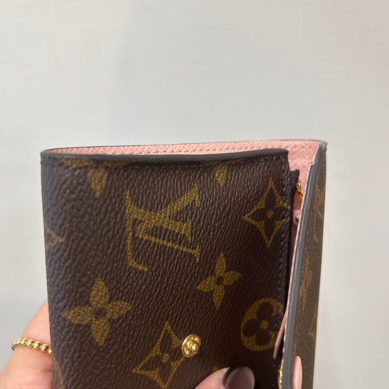 LV 原花粉釦victorine 三折短夾-7