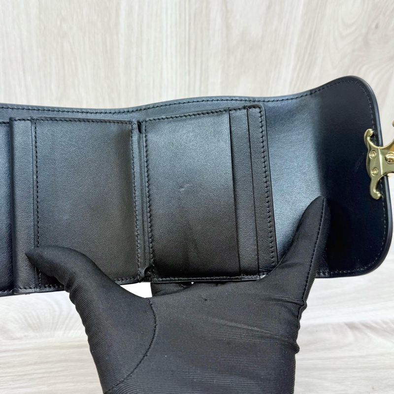 CELINE黑金牛皮凱旋門三折短夾10D783-20