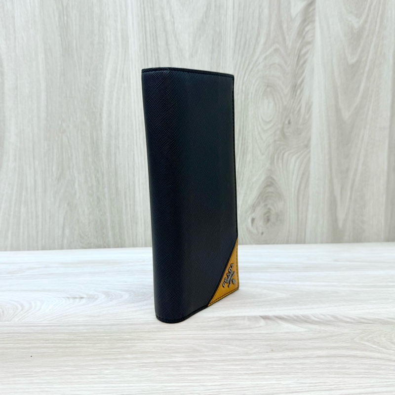 PRADA深藍拼三角橘銀釦Saffiano牛皮13卡對開長夾2MV836-2