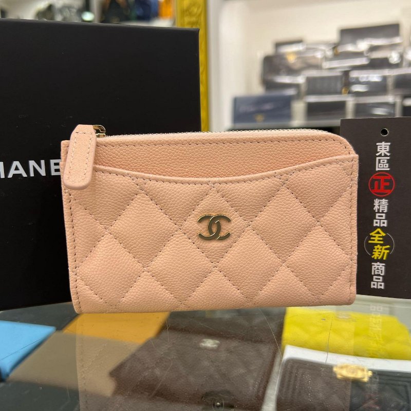 東區正精品㊣CHANEL AP3179 全新香奈兒粉橘色荔枝牛皮金L型拉鍊卡片零錢包 RA1726-0