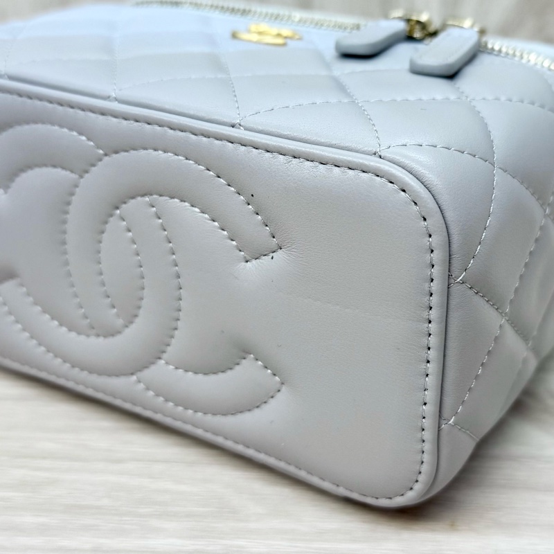 CHANEL灰色羊皮金球調節釦長盒子AP2303-16