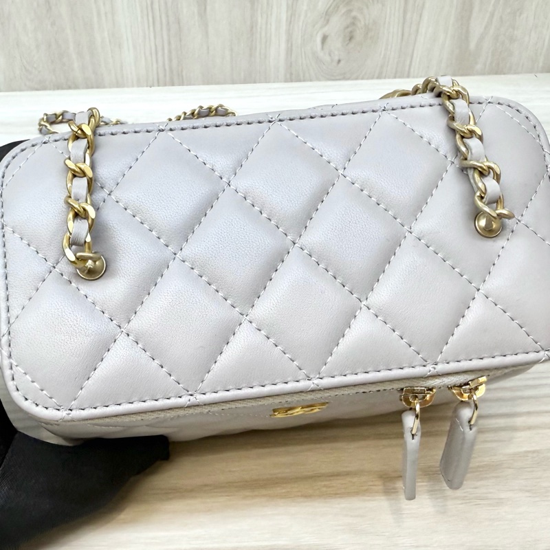 CHANEL灰色羊皮金球調節釦長盒子AP2303-17