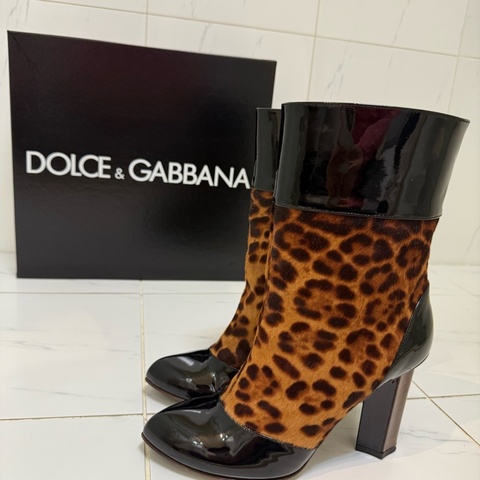 Dolce&Gabbana馬毛豹紋漆皮高跟中筒靴，尺寸39