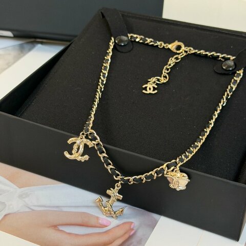 CHANEL 24B船錨吊墜皮穿鍊項鍊