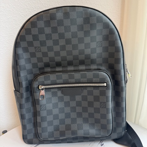 lv黑色棋盤後背包