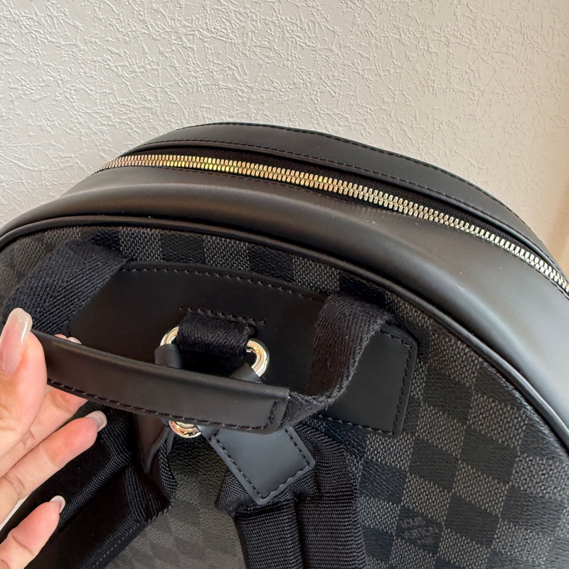 lv黑色棋盤後背包-2
