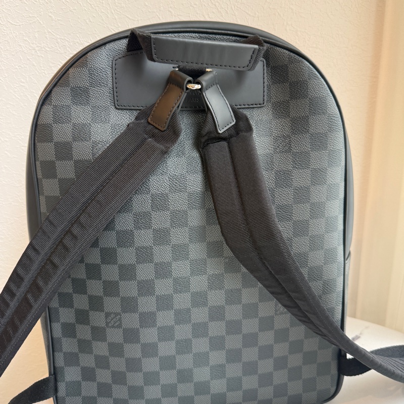 lv黑色棋盤後背包-3