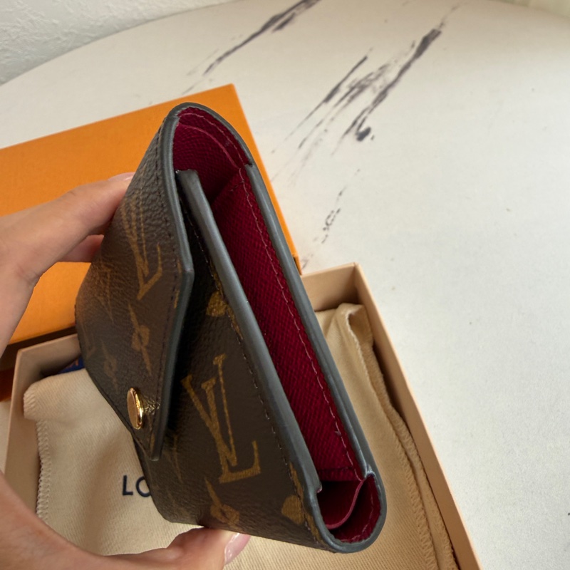 lv 咖花紋 三折短夾-1