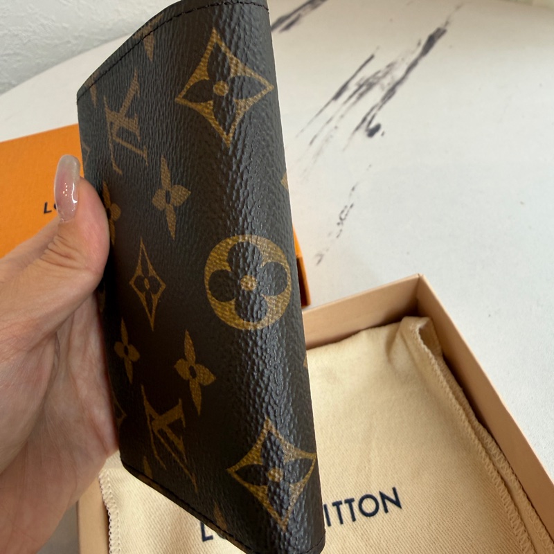 lv 咖花紋 三折短夾-3