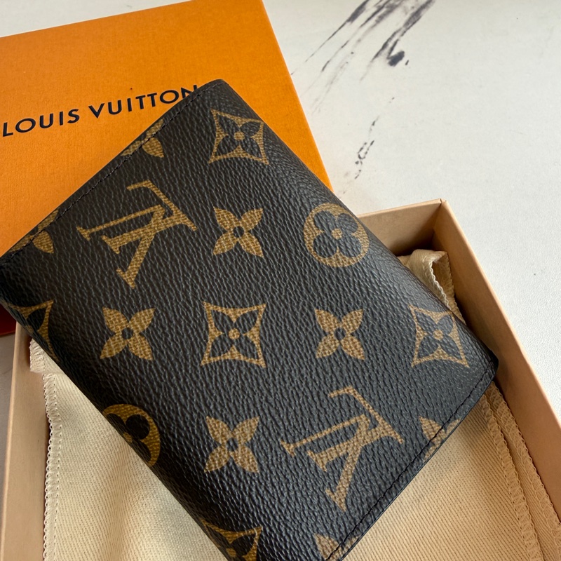 lv 咖花紋 三折短夾-5