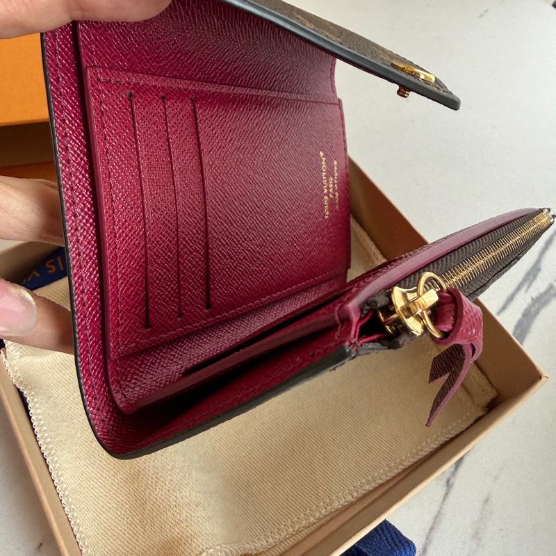 lv 咖花紋 三折短夾-8