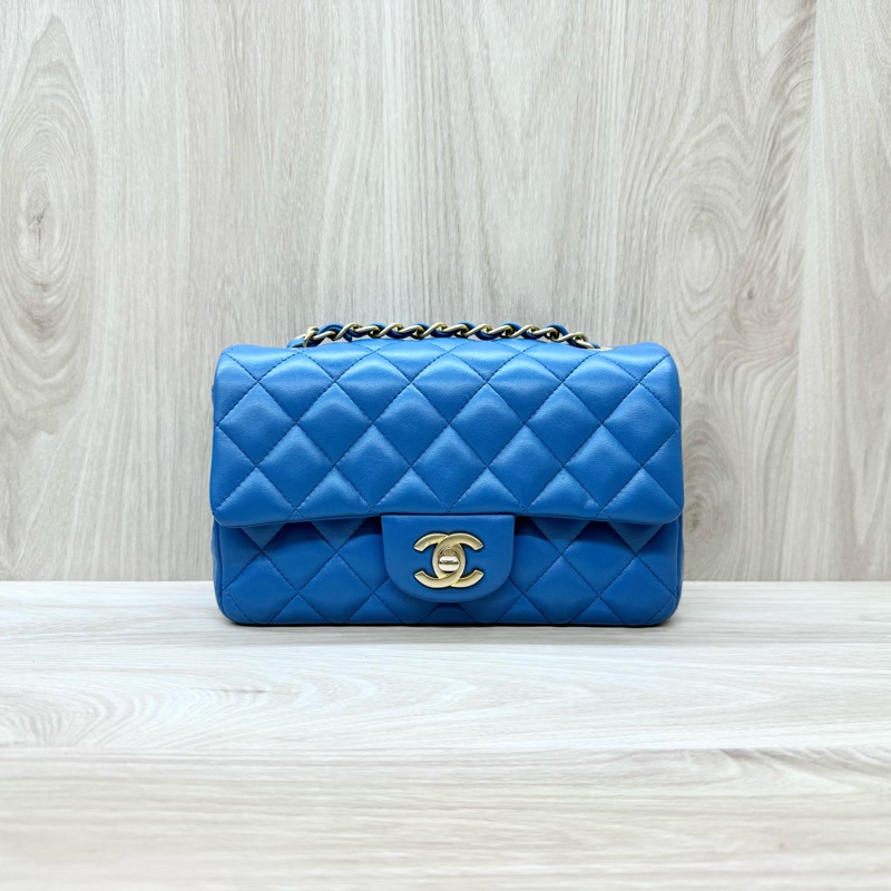 CHANEL藍色羊皮金釦CF20口蓋包/A69900-0