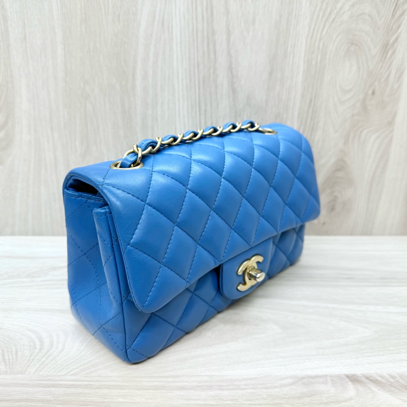 CHANEL藍色羊皮金釦CF20口蓋包/A69900-4