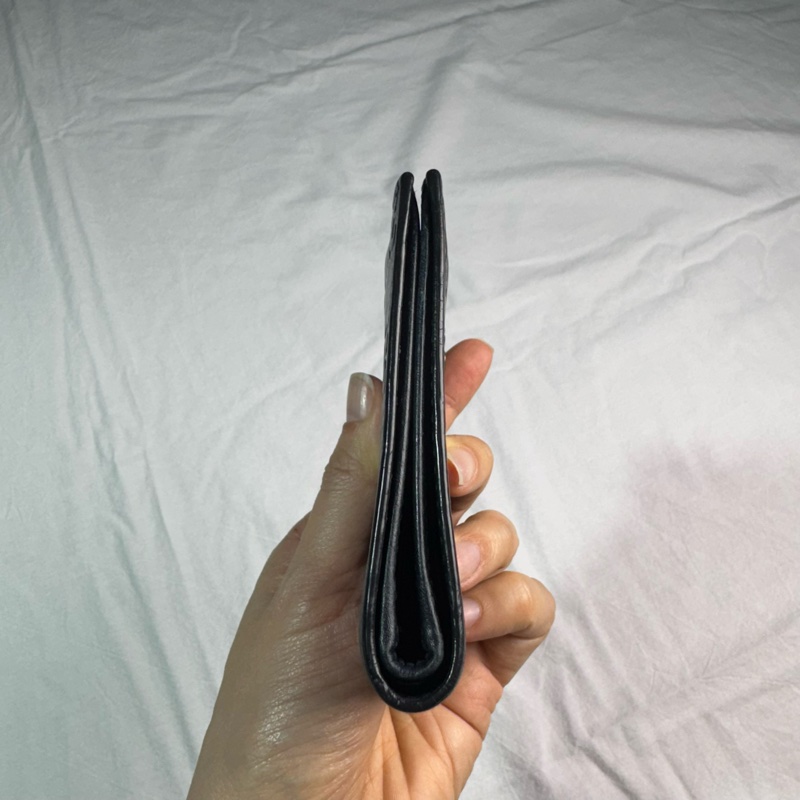 Gucci壓紋牛皮二折對開短夾-12