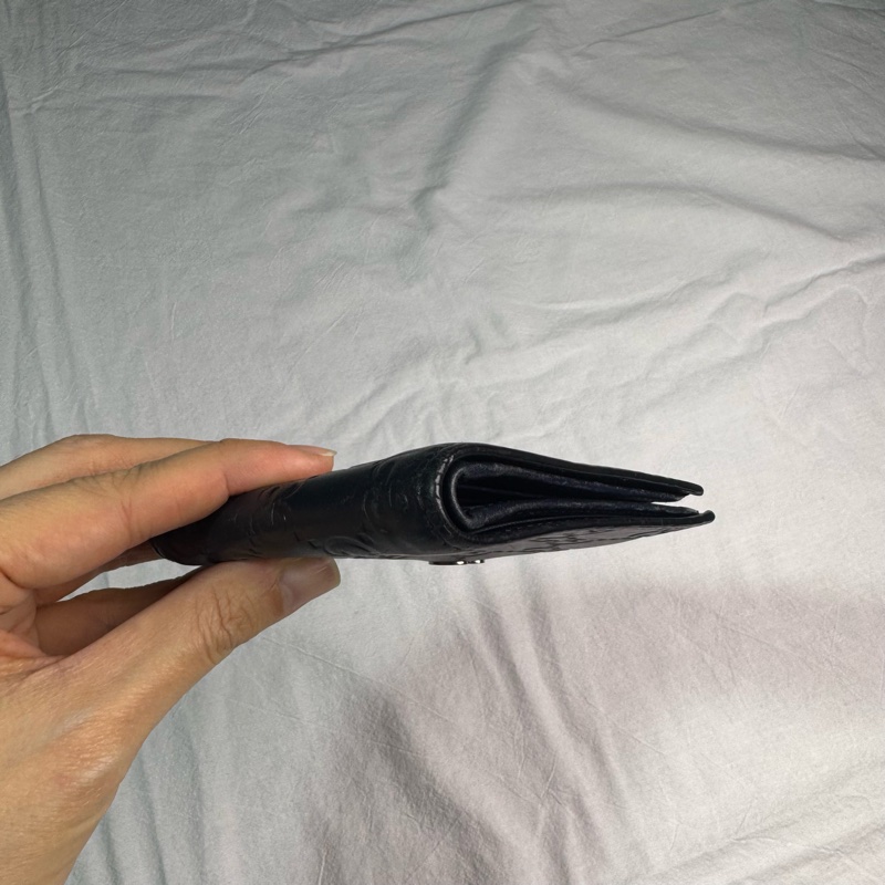 Gucci壓紋牛皮二折對開短夾-17