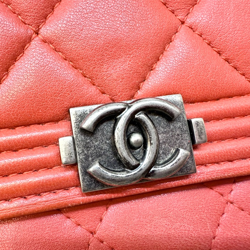 Chanel橘紅色羊皮BOY WOC斜背包/A80287-17