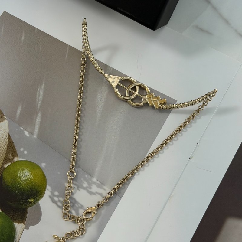 CHANEL 25C穿箭雙C項鍊-4