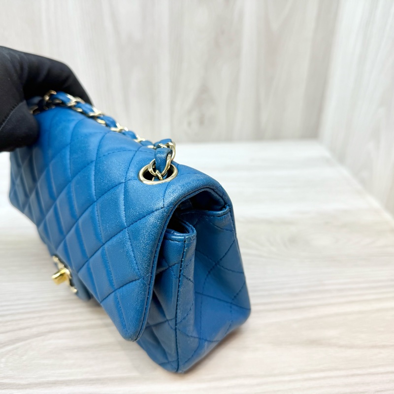 CHANEL藍色羊皮COCO20口蓋包A69900-15