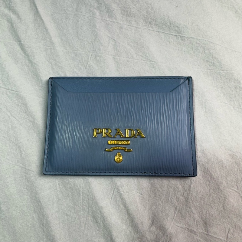 Prada 金色logo水波紋扁式名片夾卡夾 淺藍色-1