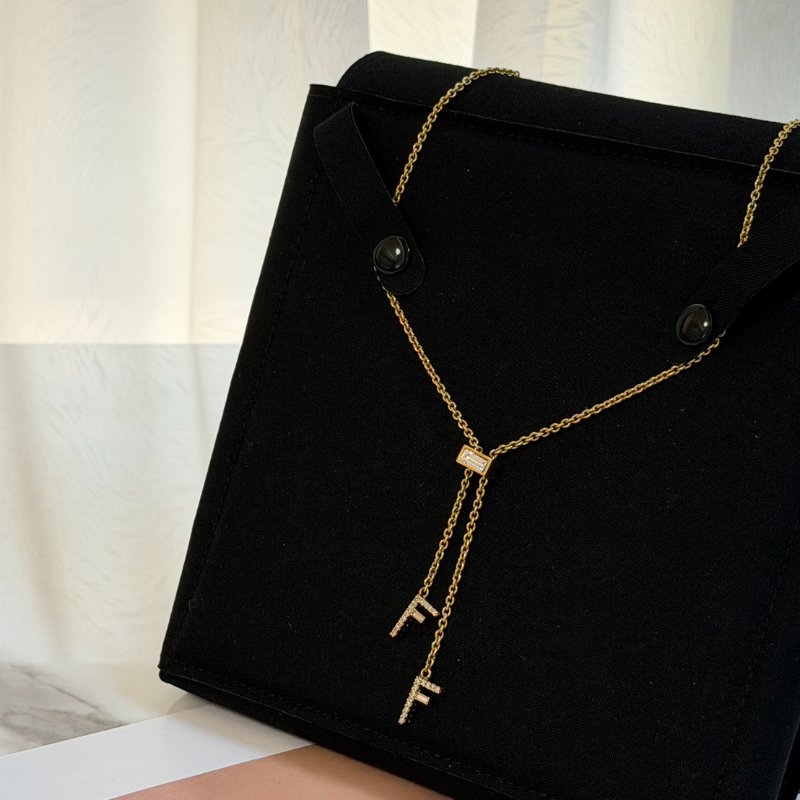 FENDI FF水鑽項鍊-4