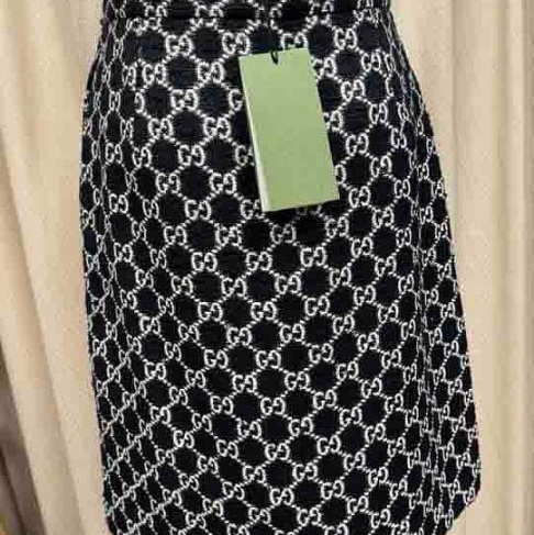 Gucci 全新未穿超美的黑白GG logo紋美裙-2