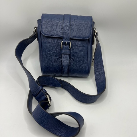 Gucci古驰男士单肩包斜挎包斜背包浮雕logo尺寸 15*18*5cm