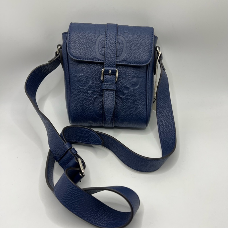 Gucci古驰男士单肩包斜挎包斜背包浮雕logo尺寸 15*18*5cm-0