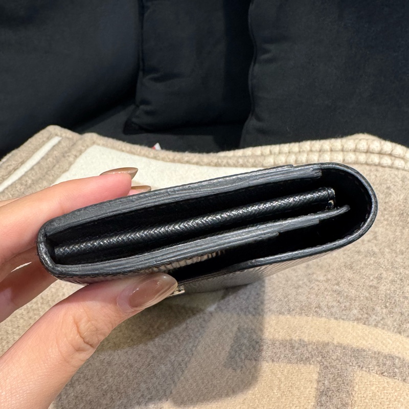 LV M60182黑色Epi釦式長夾 中性款超耐用-2