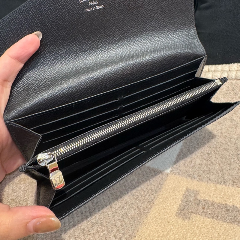 LV M60182黑色Epi釦式長夾 中性款超耐用-20