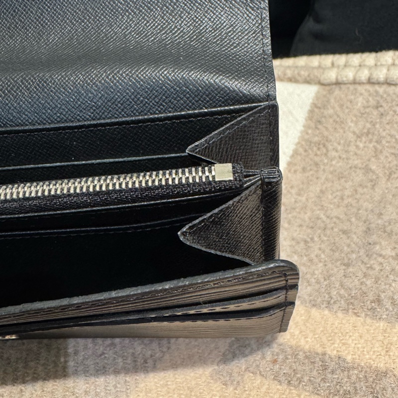 LV M60182黑色Epi釦式長夾 中性款超耐用-22