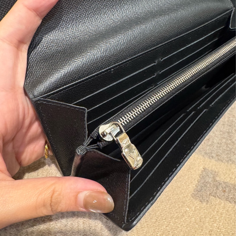 LV M60182黑色Epi釦式長夾 中性款超耐用-23