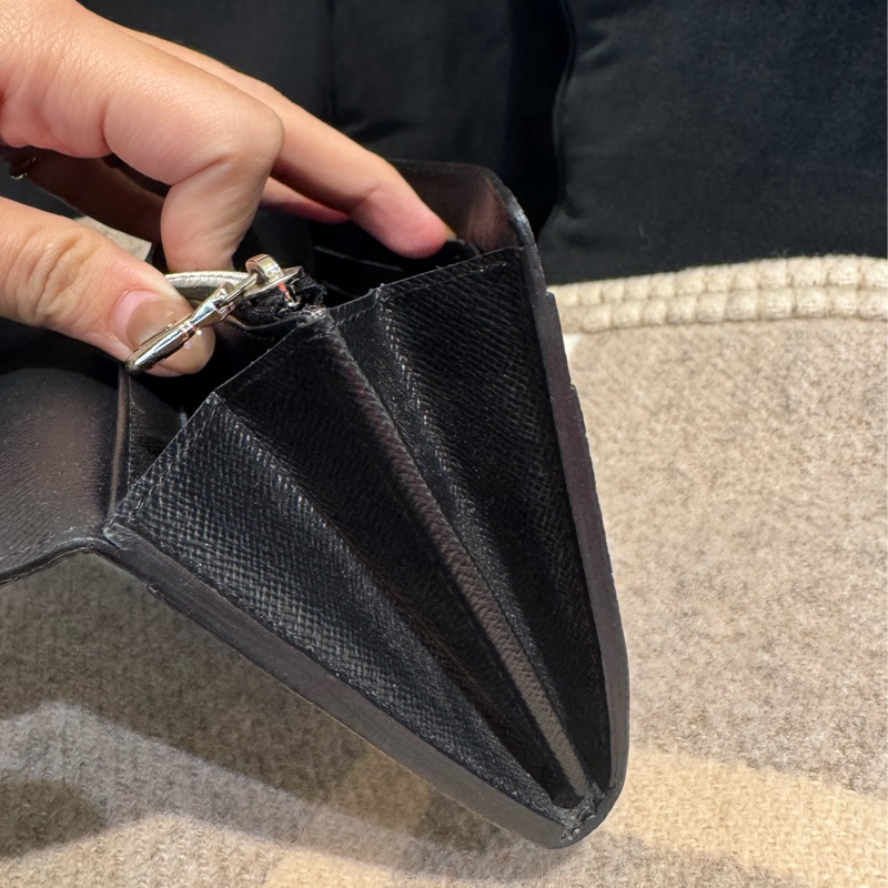LV M60182黑色Epi釦式長夾 中性款超耐用-25