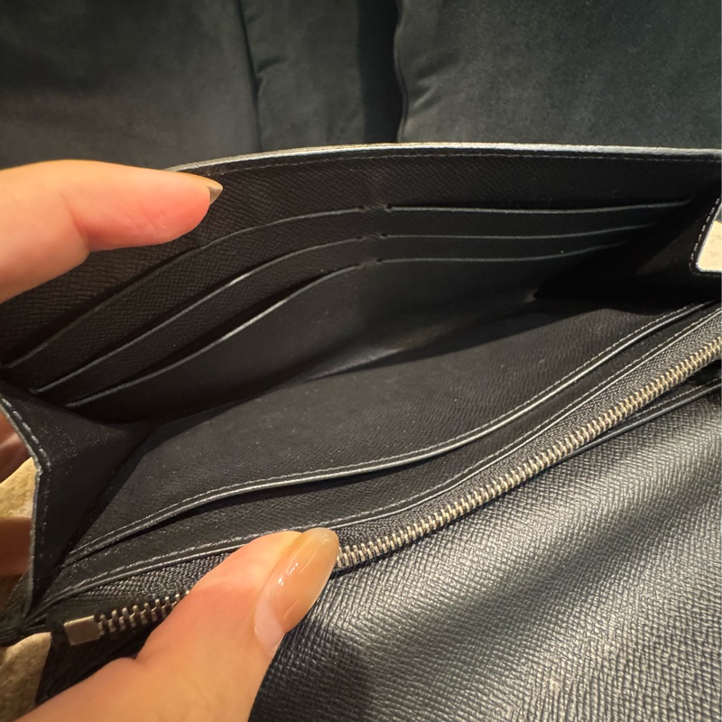 LV M60182黑色Epi釦式長夾 中性款超耐用-27