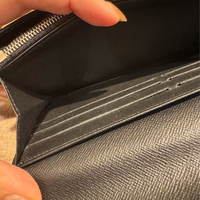 LV M60182黑色Epi釦式長夾 中性款超耐用-32