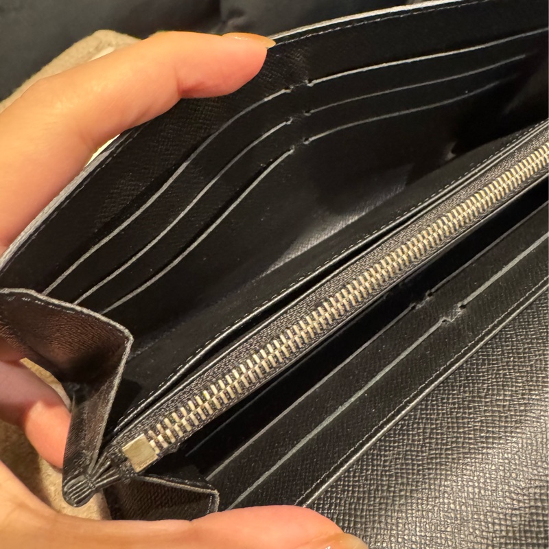 LV M60182黑色Epi釦式長夾 中性款超耐用-36